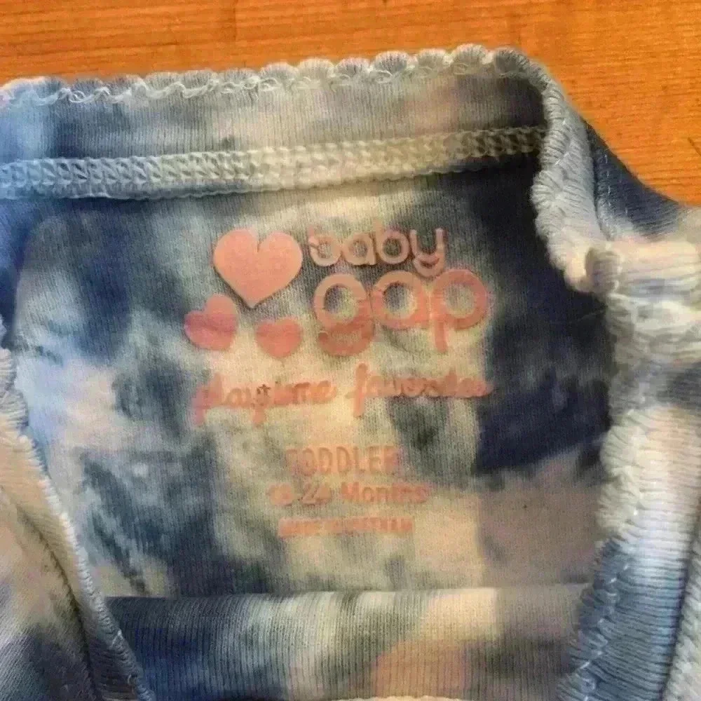 🌸Gap tie dye Peppa Pig shirt with rosebud